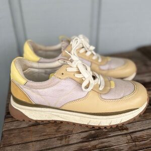 Madewell kickoff trainer Cream and Yellow Women's Sneakers size 8.5